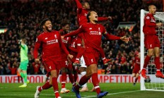 乐鱼体育电竞-欧国联赛强弱对决上演，球队团结一心备战胜利的简单介绍