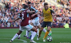 乐鱼体育下载-关于狼队客场不敌水晶宫，遭遇三连败的信息