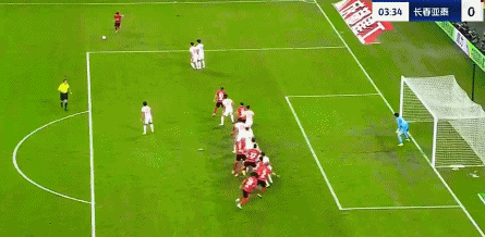 错失进球良机，球队遭遇不利