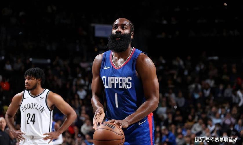 柯隆球员犯规频繁，需加强纪律意识