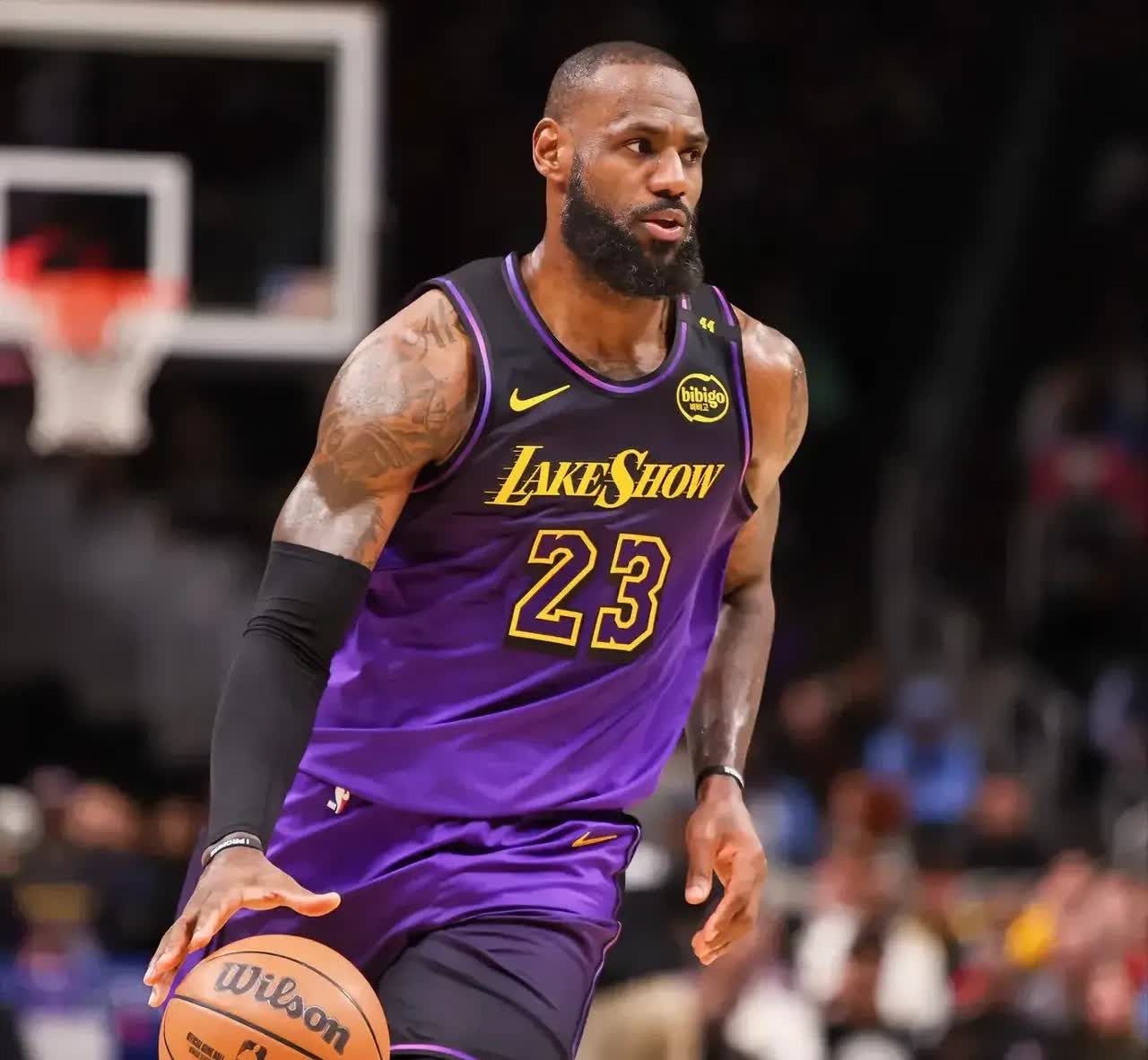 湖人大胜独行侠，保持不败