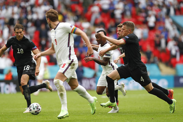 热刺客场击败富勒姆,豪取三分 热刺客场击败富勒姆,豪取三分