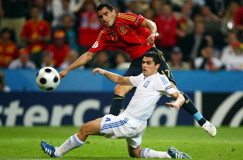 关于西班牙险胜希腊，创造世界杯参赛历史的信息