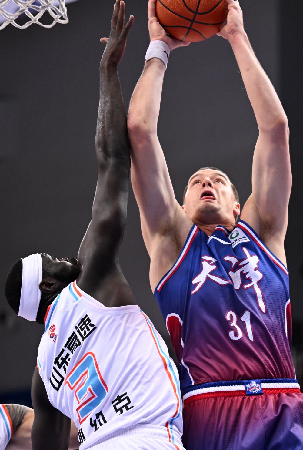 詹姆斯代表美国男篮再次蝉联奥运冠军 詹姆斯代表美国男篮再次蝉联奥运冠军