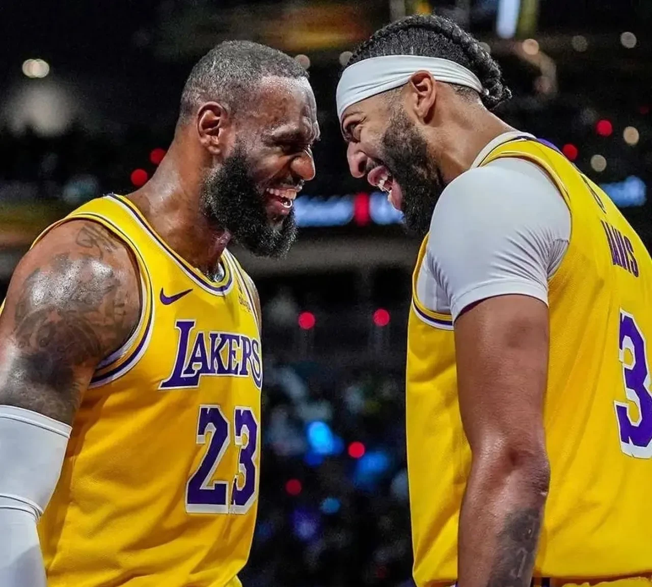 独行侠击败湖人，詹姆斯失误频频