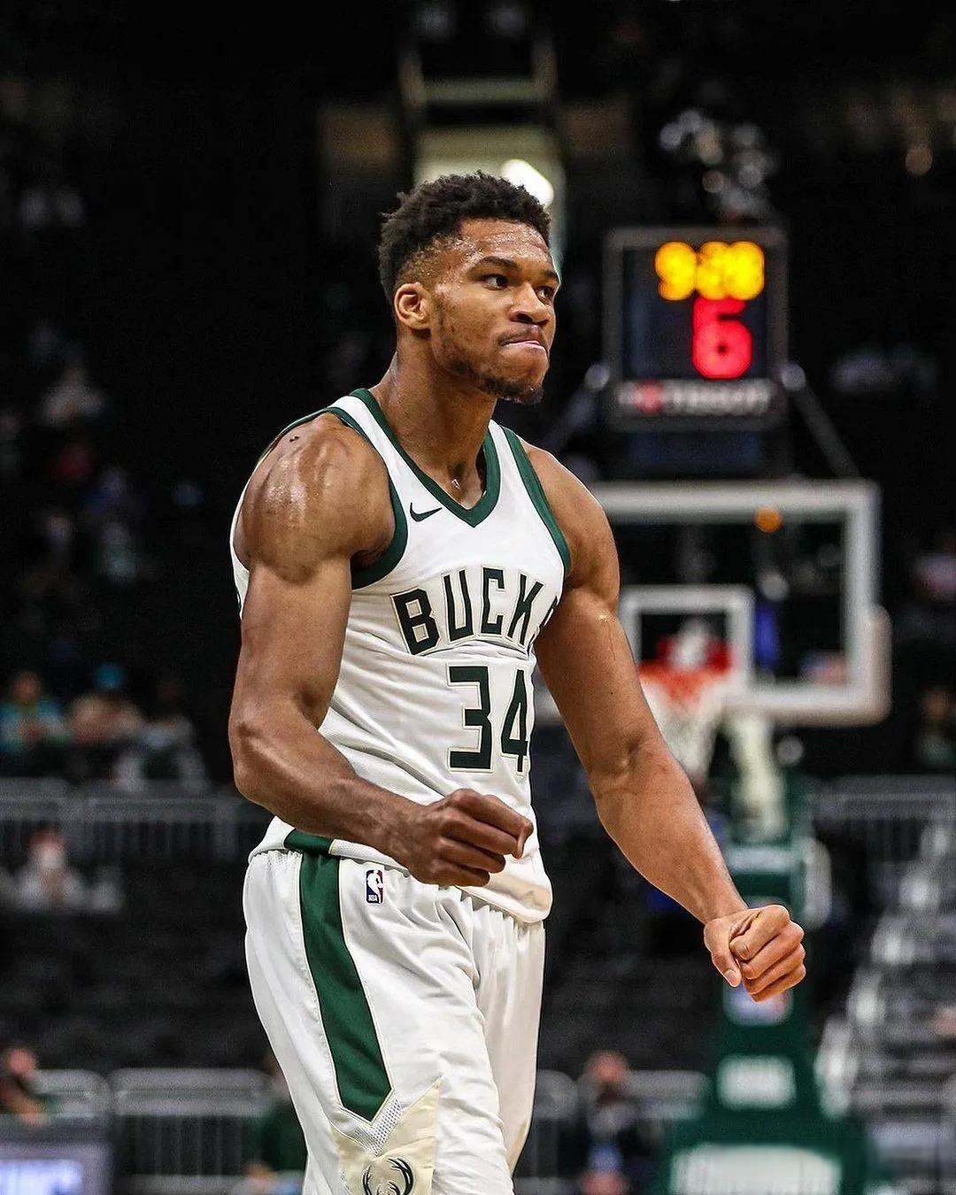 雄鹿客场不敌活塞,遭遇连败 雄鹿客场不敌活塞,遭遇连败