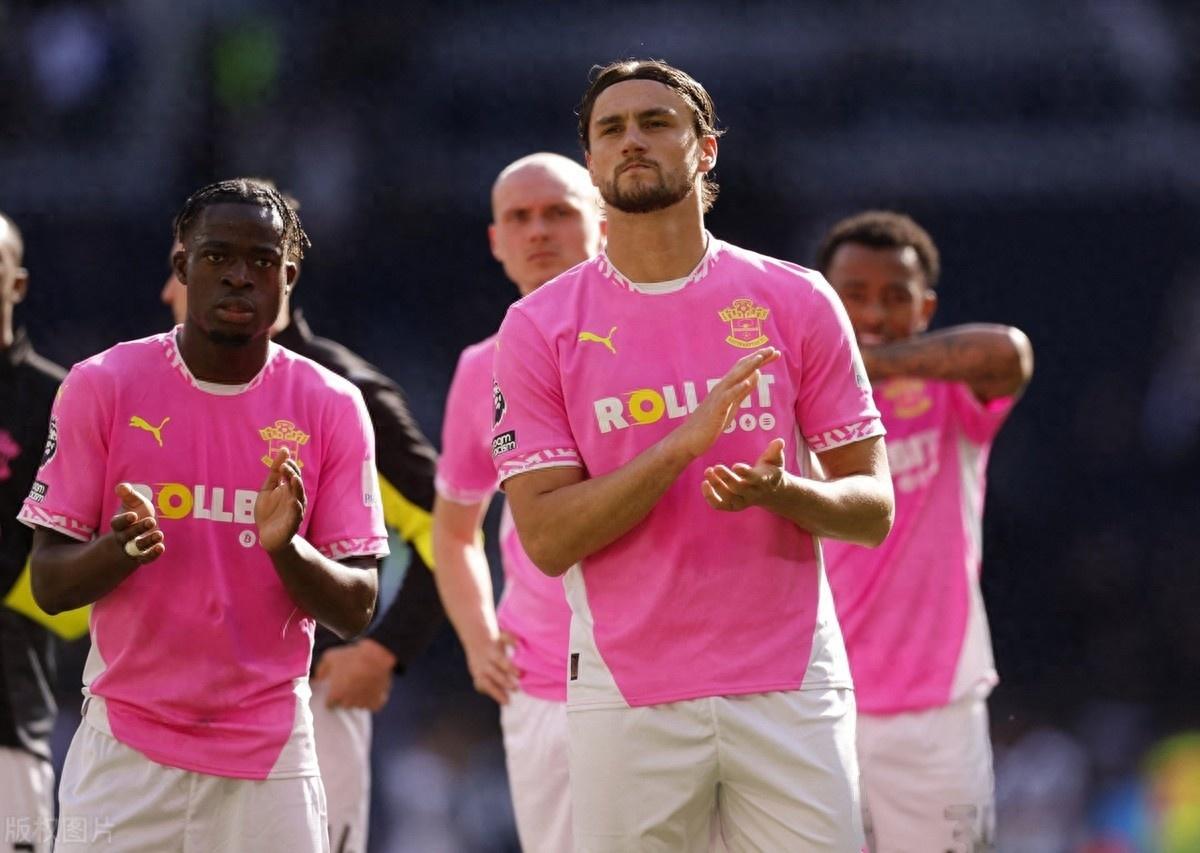 关于莱斯特城主场战平南安普顿，赛季表现稳定的信息