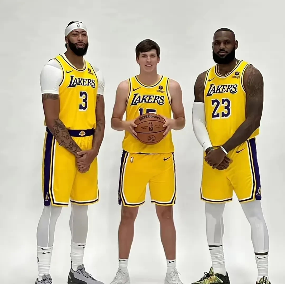 湖人成功逆转,击败火箭晋级下一轮比赛 湖人成功逆转,击败火箭晋级下一轮比赛