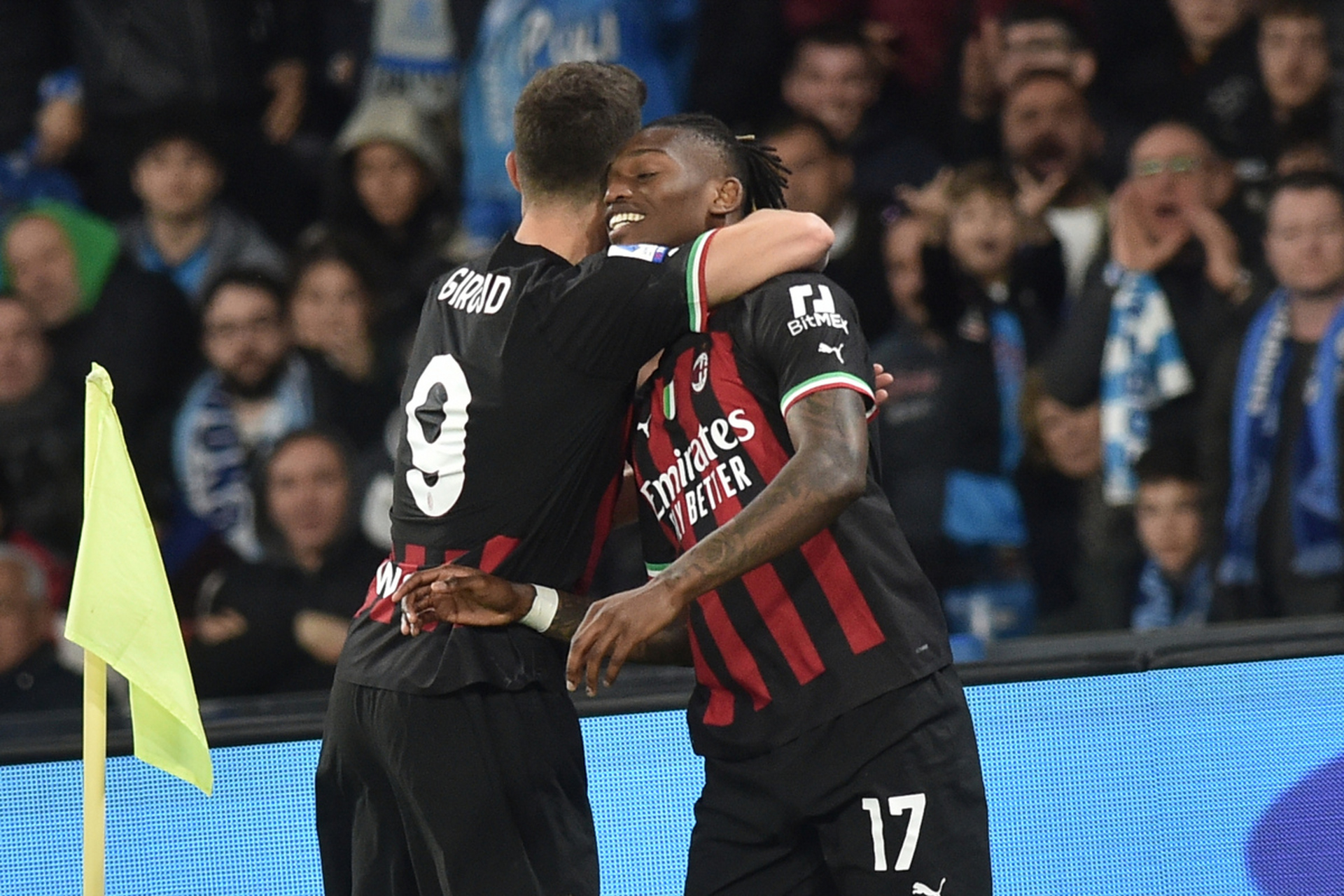 AC米兰惊险逆转那不勒斯，力拼四强！的简单介绍