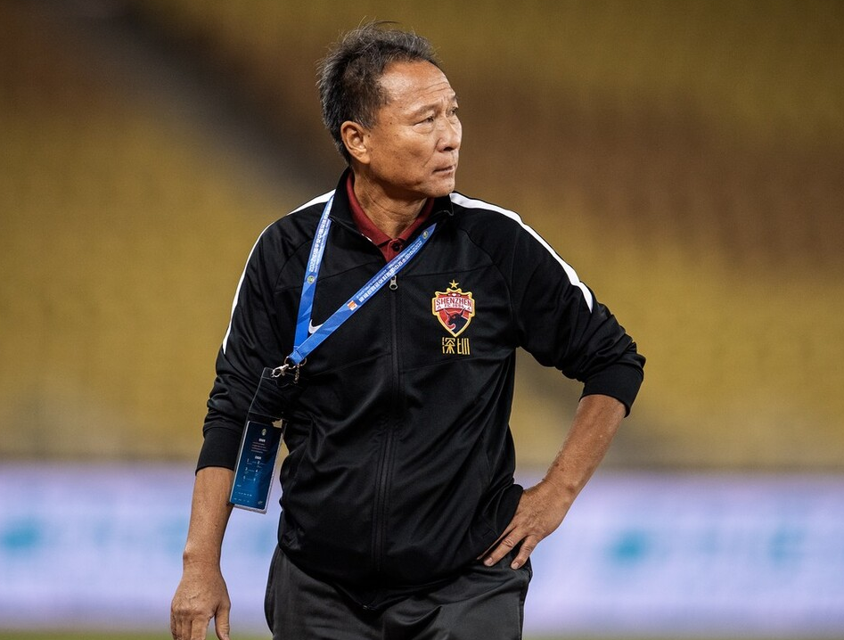 沙尔克04终结连败,挽回颓势 沙尔克04终结连败,挽回颓势