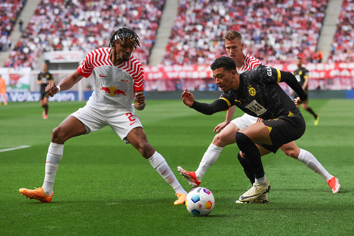 他人追赶拔得头筹,领先优势明显 他人追赶拔得头筹,领先优势明显